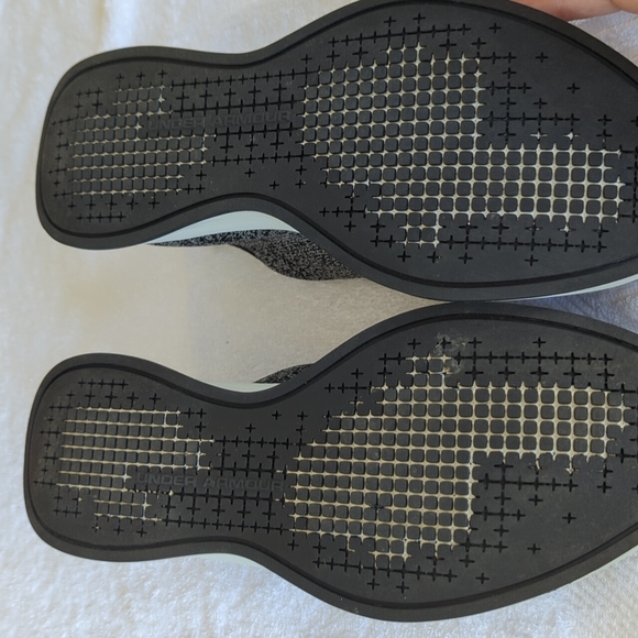 Under Armour Tennis shoes - Picture 5 of 5